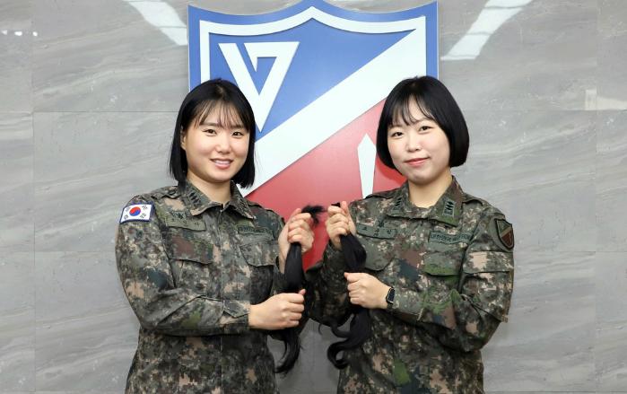 육군17보병사단 오현아(왼쪽)·조수민 대위. 부대 제공