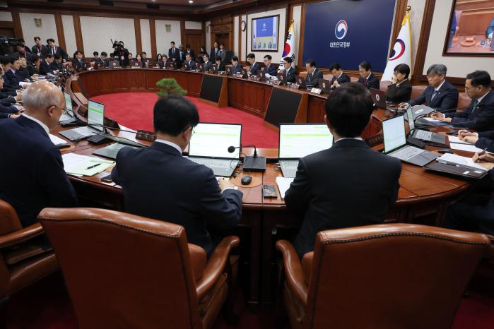 13일 정부서울청사에서 김민석 국무총리 주재로 국무회의가 진행되고 있다. 연합뉴스