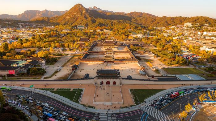 왕가의 길 … 서울 종로구 경복궁