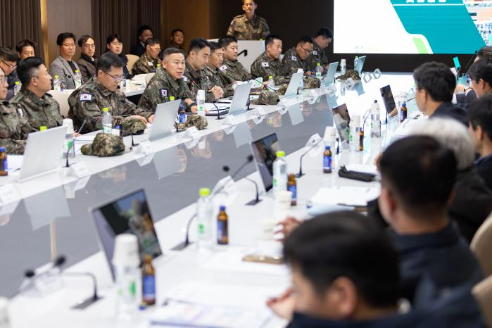 육군31보병사단장 주관으로 20일 열린 국가중요시설 방호위원회에서 참석자들이 방호대책을 논의하고 있다. 부대 제공