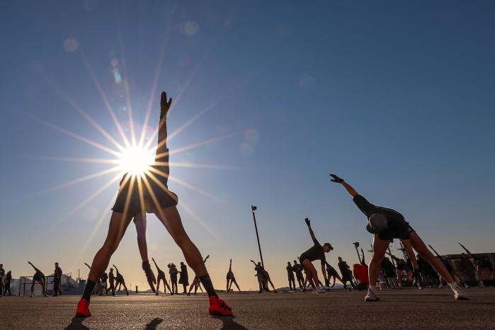 특수체조로 선발경기의 문을 열고 있다.
