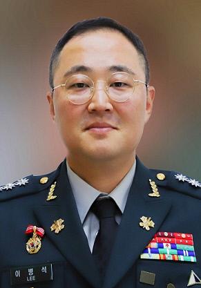 이병석 대령 육군56보병사단 참모장실