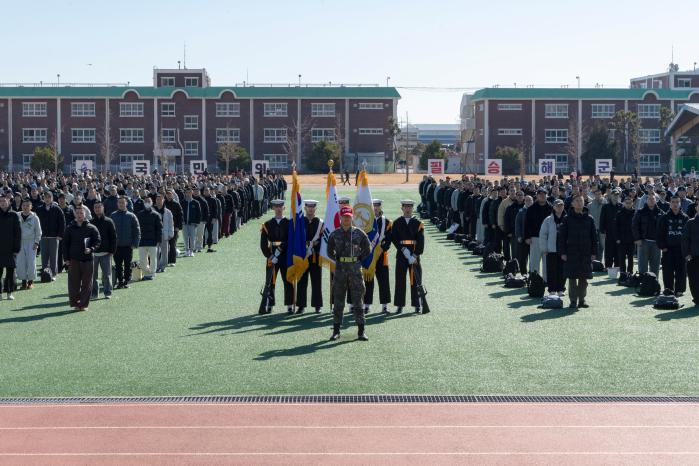 9일 해군교육사령부에서 열린 해군병 722기 입영식에서 입영 장정들이 도열해 있다. 부대 제공