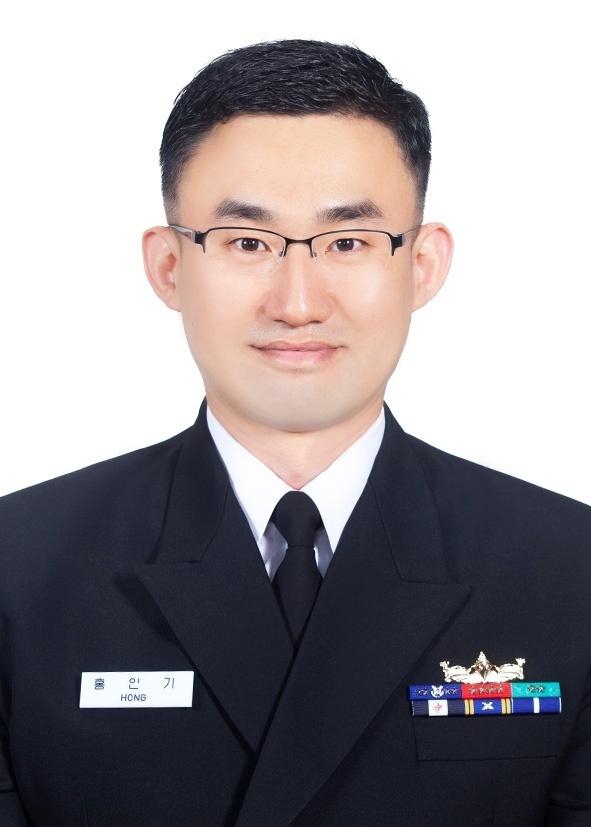 홍인기 중령 해군교육사령부 리더십센터