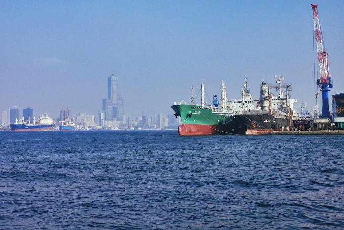 가오슝은 남중국해와 연결된 전략적 위치로 대만 산업의 핵심 거점 역할을 해 왔다.