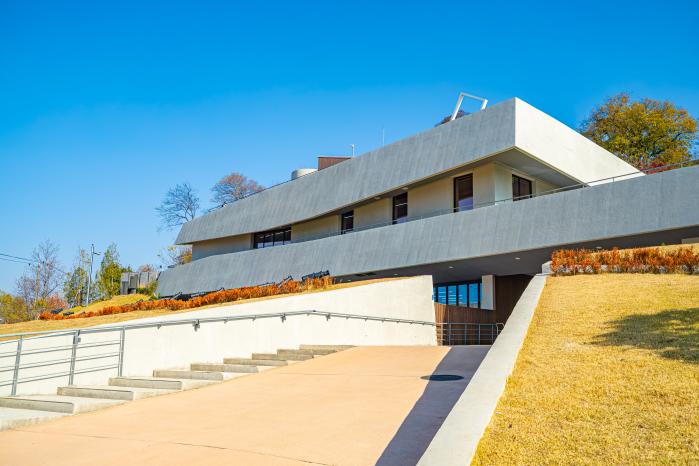 강경산 소금문학관.