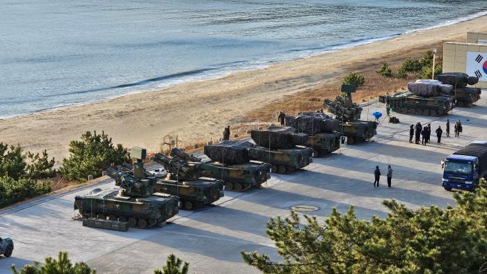 핵심부품 국산화 개발품을 탑재한 ‘천마’가 실사격을 위해 정렬해 있다. 국기연 제공