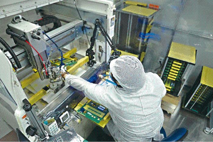 영풍전자는 품질경영시스템(ISO9001) 인증과 중소기업 최초 국방품질경영시스템(DQMS) 인증 등을 기반으로 국산 무기체계의 핵심 기술과 주요 제품을 개발·생산하고 있다. 영풍전자의 생산시설 모습. 영풍전자 제공