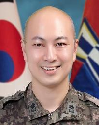 장문성 소령 육군1군단 군악대장