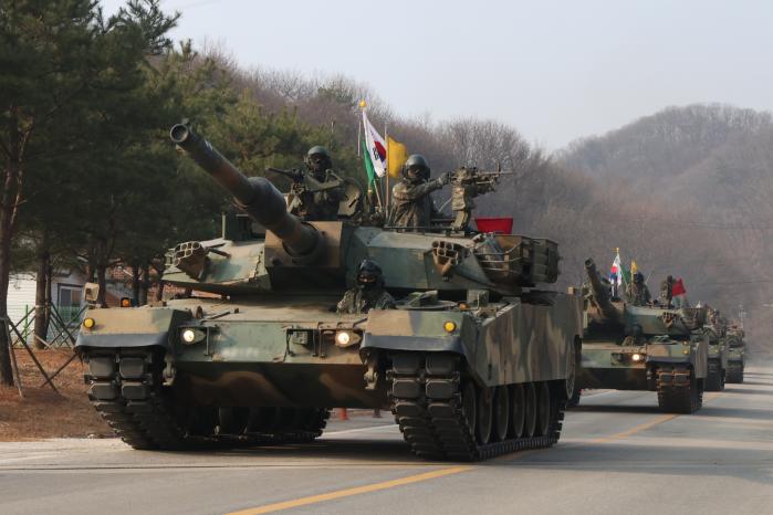 육군30기갑여단 천마대대 소속 전차들이 9일 520㎞ 장거리 기동훈련을 하고 있다. 부대 제공