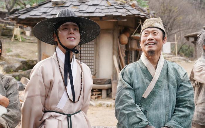 영화 '왕과 사는 남자'의 한 장면.