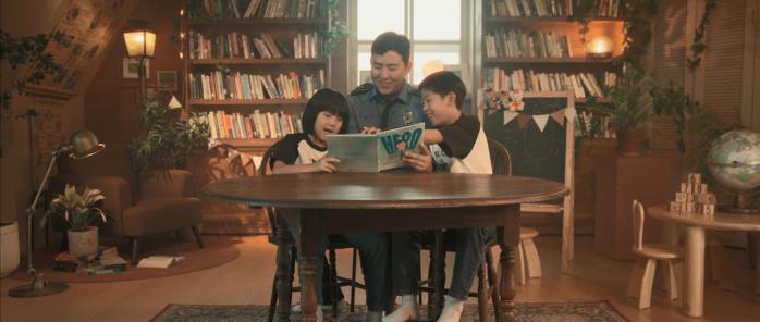 국가보훈부가 제작한 ‘마이히어로북’ 캠페인 영상의 한 장면. 보훈부 제공