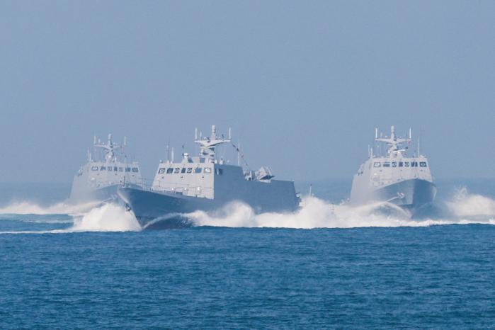 지난 1월 대만 가오슝 해군기지 인근 해상에서 대만 함정들이 기동하고 있다. EPA·연합뉴스