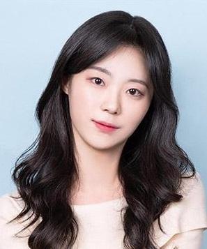 필자 안서진은 매경AX에서 산업 분야 취재를 담당하는 기자다. 모바일·항공·반도체 등 우리 경제에 밀접한 소식을 취재해 독자에게 전하고 있다.