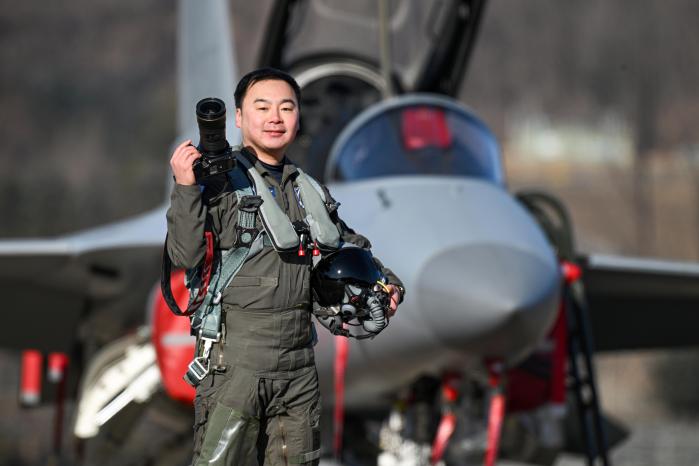 작전사령부 홍관영(상사) 항공전투촬영사
