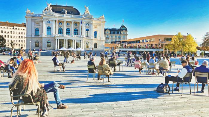 취리히 사람들은 타인에 대한 존중과 보이지 않는 질서 속에서 개인적이고도 자유로운 휴식을 즐긴다.