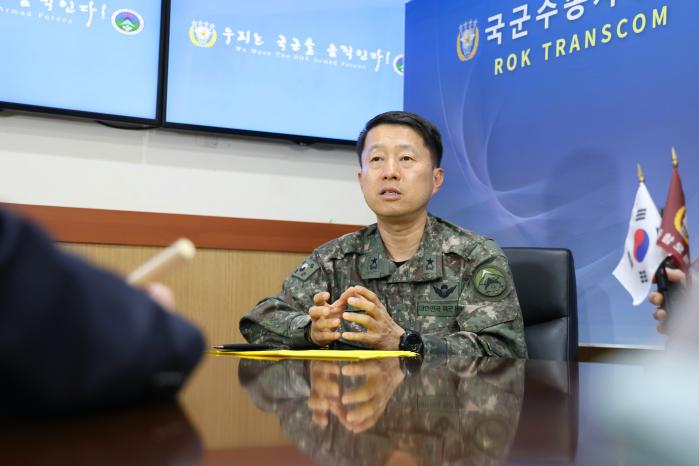 방현석 국군수송사령관이 지난 18일 국방일보와 인터뷰하고 있다. 사진 제공=최준령 육군대위