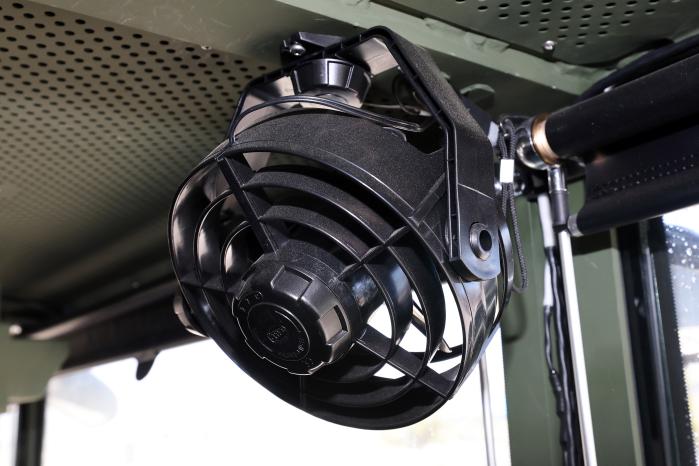 송풍기 : 승무원들의 더위 해소를 위해 설치