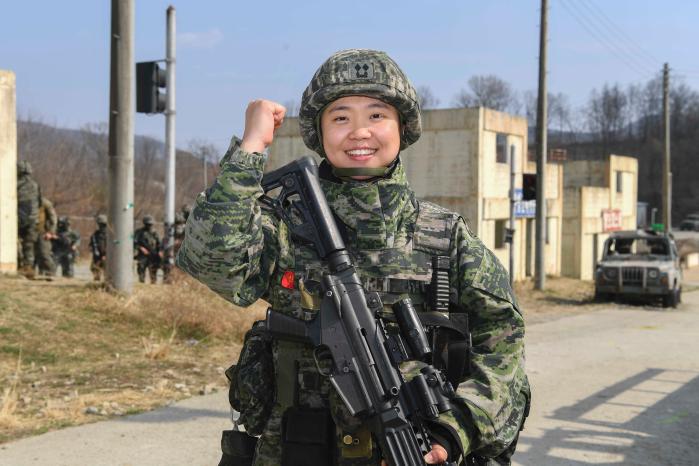KMEP 훈련에 참가하기 위해 전역을 연기한 신은주 중위