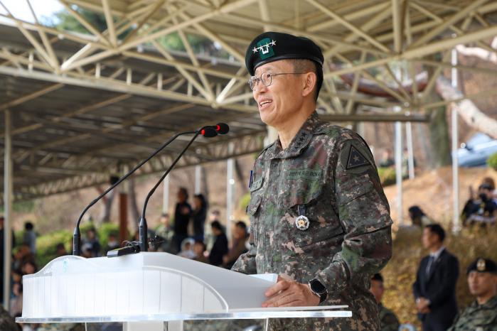 김규하 육군참모총장이 31일 국제평화지원단에서 열린 한빛부대 21진 환송식에서 격려사를 하고 있다. 사진 제공=김관흥 상사