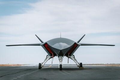 보잉 MQ-28 고스트 배트 무인기가 활주로에서 비행을 준비하고 있다. 출처=보잉 공식 홈페이지