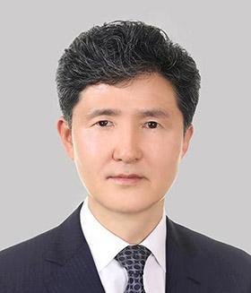 필자 배정석 성균관대학교 국가전략대학원 겸임교수는 국가정보원에서 방첩업무를 담당했으며 현재 국제정보사학회와 한국국가정보학회 정회원으로 활동하고 있다.