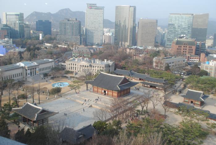 위에서 내려다본 덕수궁.