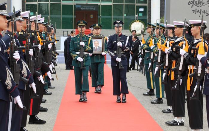 21일 서울 동작구 국립서울현충원에서 독립유공자 이하전 지사 유해봉환식이 열리고 있다. 연합뉴스