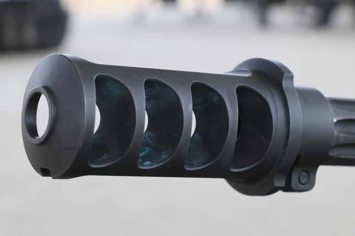 제퇴기: 강한 반동으로 옆이나 뒤로 가스를 분산시켜 줄여 줌