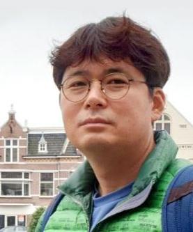 필자 류영상은 매경AX 기자로 금융감독원과 한국은행을 비롯해 은행, 보험, 카드사와 같은 금융권 현장 소식 및 재테크와 관련한 기사를 취재해 독자들에게 전하고 있다.