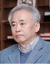 필자 안상윤은 KBS와 SBS에서 언론인으로 일했다. 홍콩·베이징 특파원, 팀장 겸 앵커, 스포츠국장, 논설위원 등을 역임했다. 친구들은 ‘구보(仇甫)’라고 부른다.