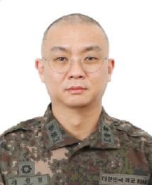 최원철 육군중령 계룡대근무지원단 군종실장