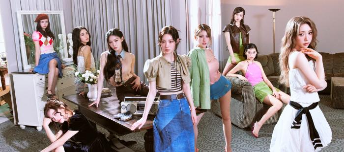 걸그룹 아이오아이의 미니앨범 ‘아이오아이: 루프’ 콘셉트 포토. 사진=스윙엔터테인먼트