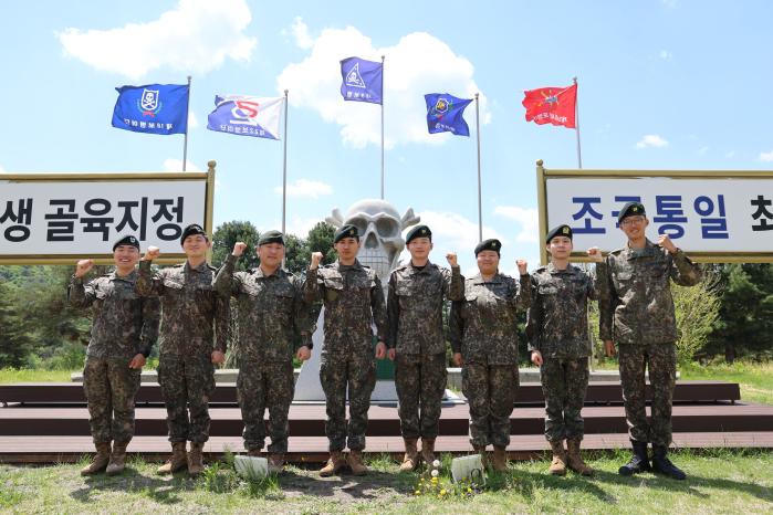 강원 철원군 김화읍 한 민가에서 발생한 화재를 조기에 진압한 육군3보병사단 장병들. 부대 제공