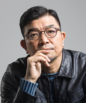 필자 정덕현은 대중문화평론가로 기고·방송·강연을 통해 대중문화의<br>가치를 알리고 있다. MBC·JTBC 시청자위원을 역임했고 백상예술대<br>상·대한민국 예술상 심사위원이다.