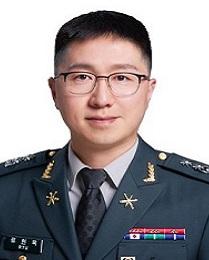 류현욱 중령 육군1보병사단 화력참모처