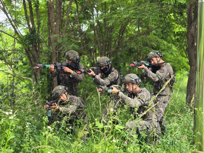 육군39보병사단 기동대대 장병들이 KCTC 실제훈련에 앞서 전술 훈련을 하고 있다. 부대 제공