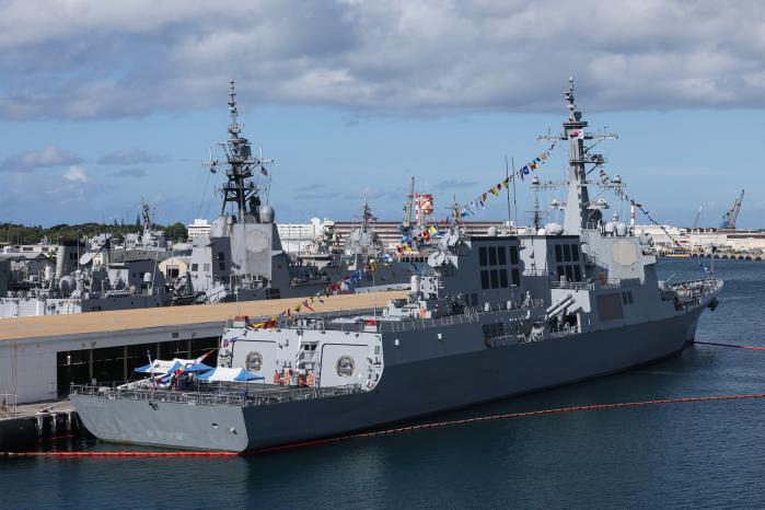 ‘2026 환태평양훈련(RIMPAC·림팩)’이 진행 중인 5일(현지시간) 미국 하와이 진주만-히캄 합동기지에 우리 해군 8200톤급 이지스구축함 정조대왕함이 정박해 있다. 하와이=김병문 기자