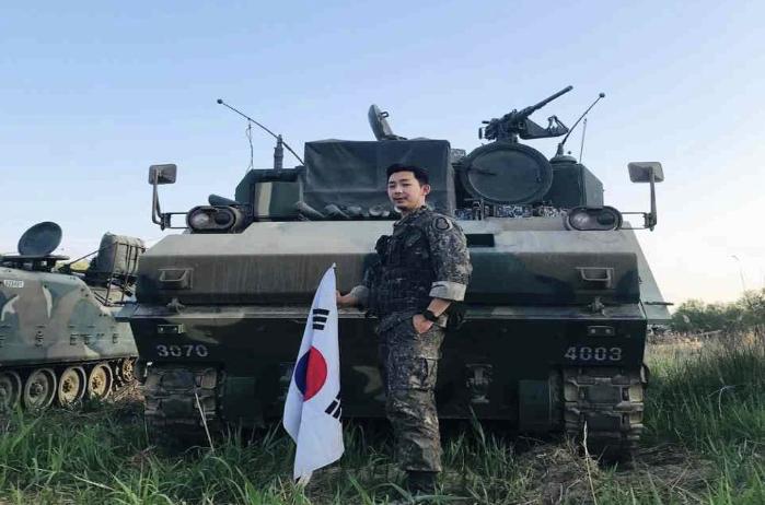 군 생활 당시 모습.