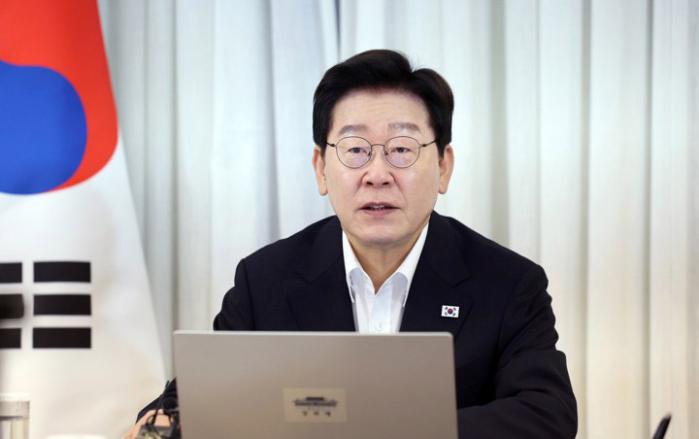 브라질을 국빈 방문 중인 이재명 대통령이 화상 수석·보좌관회의를 주재하고 있다. 연합뉴스
