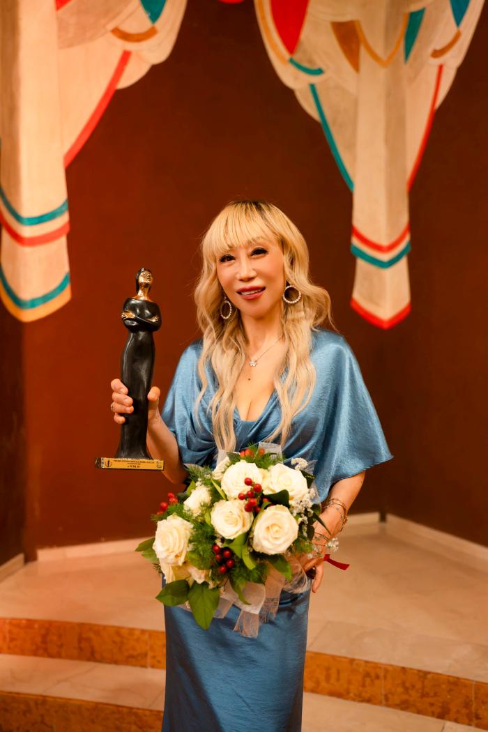 소프라노 조수미가 지난 2일(현지시간) 이탈리아 베로나에서 제12회 마리아 칼라스 특별상을 받았다고 홍보대행사 피알엠이 3일 밝혔다. 사진=피알엠 제공