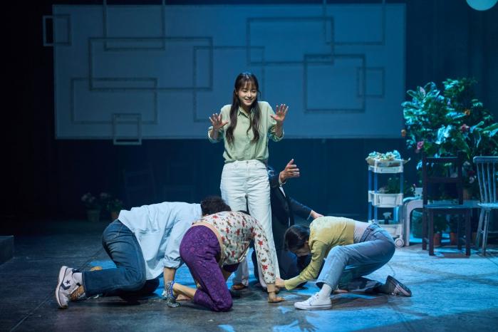 연극 ‘꽃, 별이 지나’ 공연 모습. 사진=극단 간다