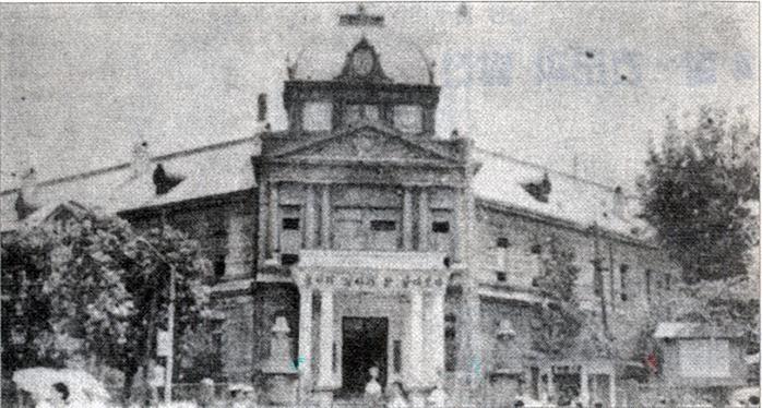 1948년 대한민국 정부 수립과 함께 창설한 국방부 청사(현 서울 을지로2가 하나금융그룹 명동 사옥 자리) 전경.
