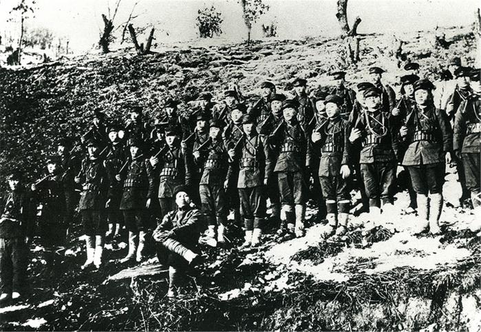 1920년 10월 대한군정서(북로군정서) 청산리전투 승리기념 사진. 출처=독립기념관